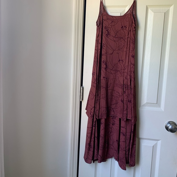 Rosewood color dress with layers - Picture 2 of 3
